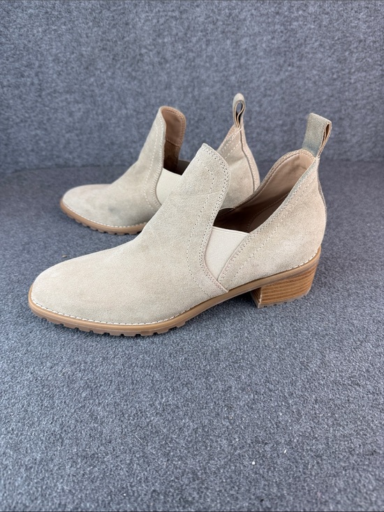 Blondo Shoes - Blondo Sandra Waterproof Cow Leather Booties in Sand Size 8.5M